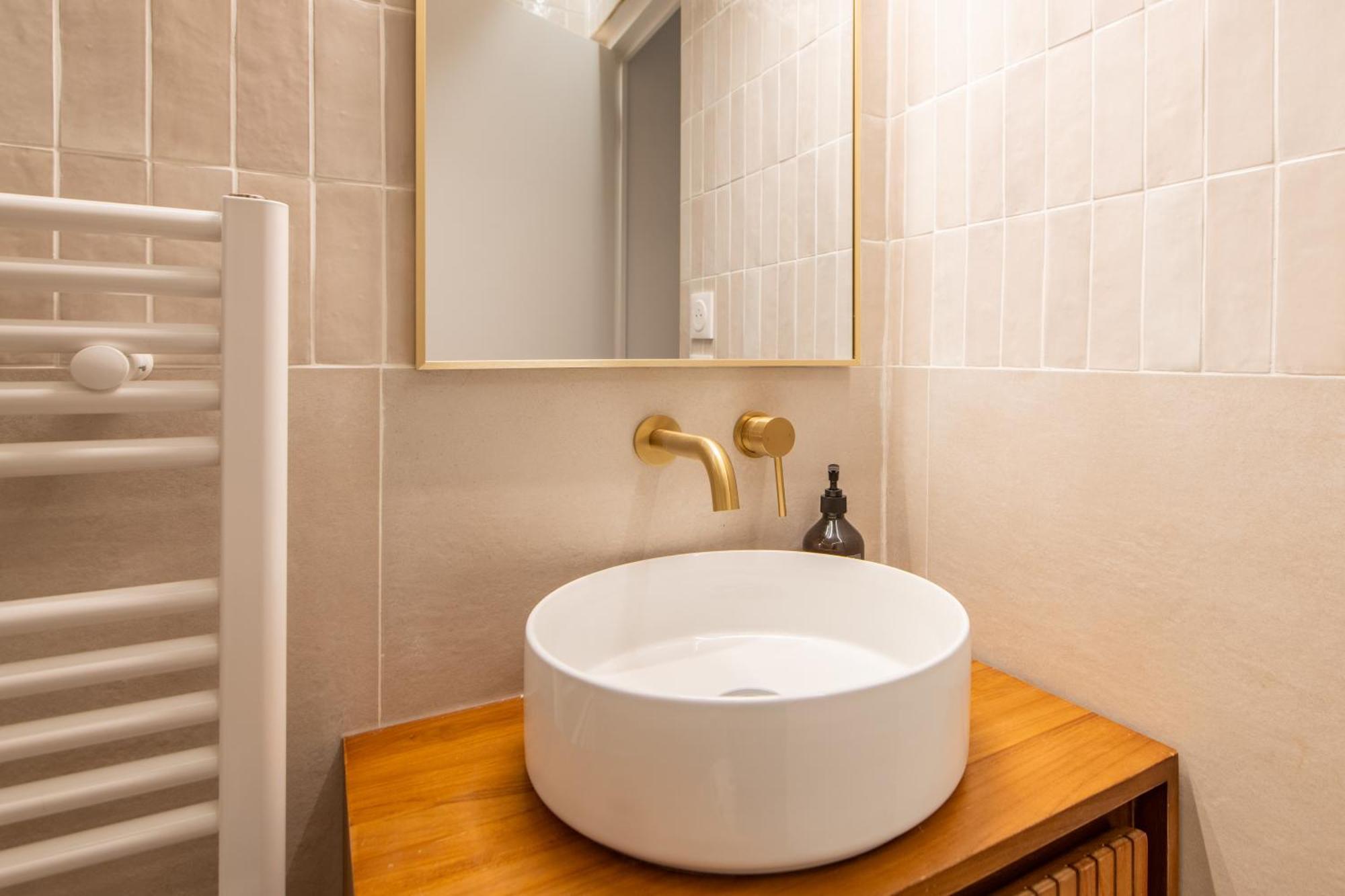 Apartment Stunning Tiny - 5 Min To Eiffel Tower - Sleeps 2p