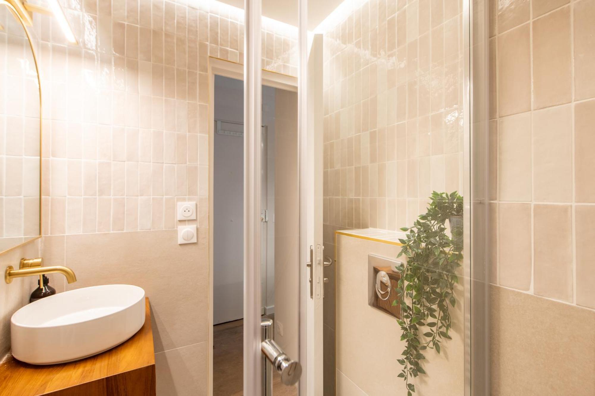 Apartment Stunning Tiny - 5 Min To Eiffel Tower - Sleeps 2p