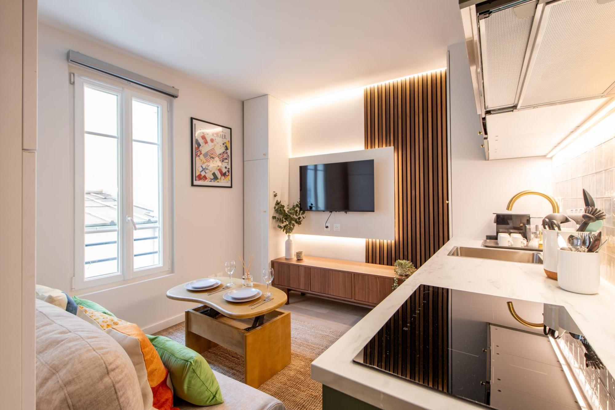 Apartment Stunning Tiny - 5 Min To Eiffel Tower - Sleeps 2p *
