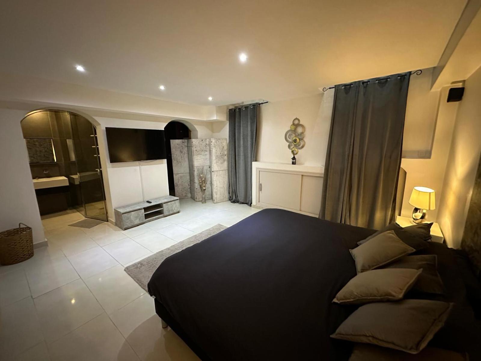 Les Champs Elysees-125m2 Modern And Spacious Appartement Paris
