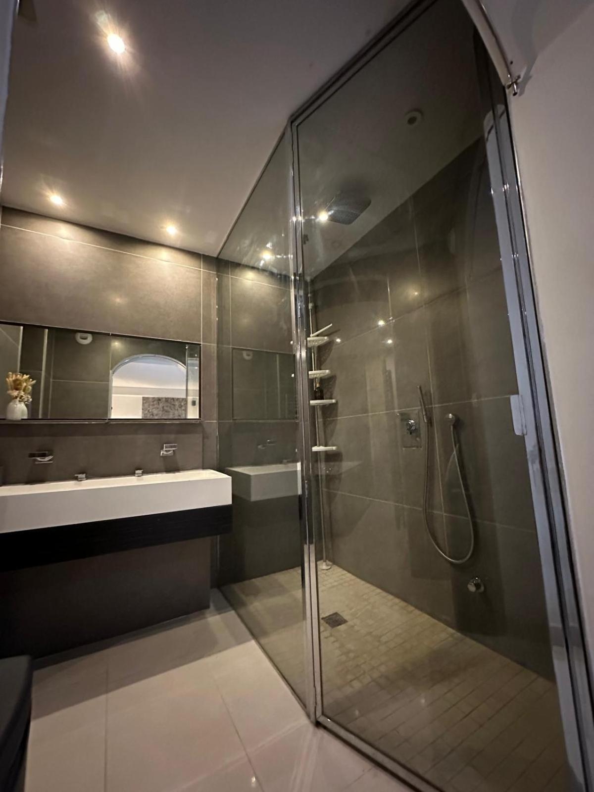 Les Champs Elysees-125m2 Modern And Spacious Appartement Paris