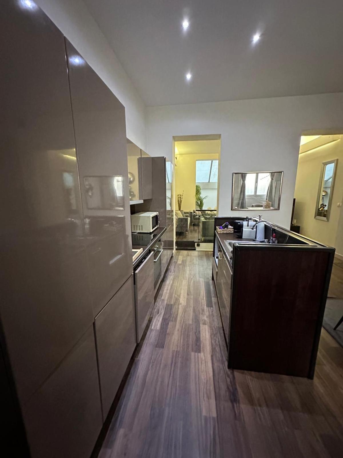 Les Champs Elysees-125m2 Modern And Spacious Paris