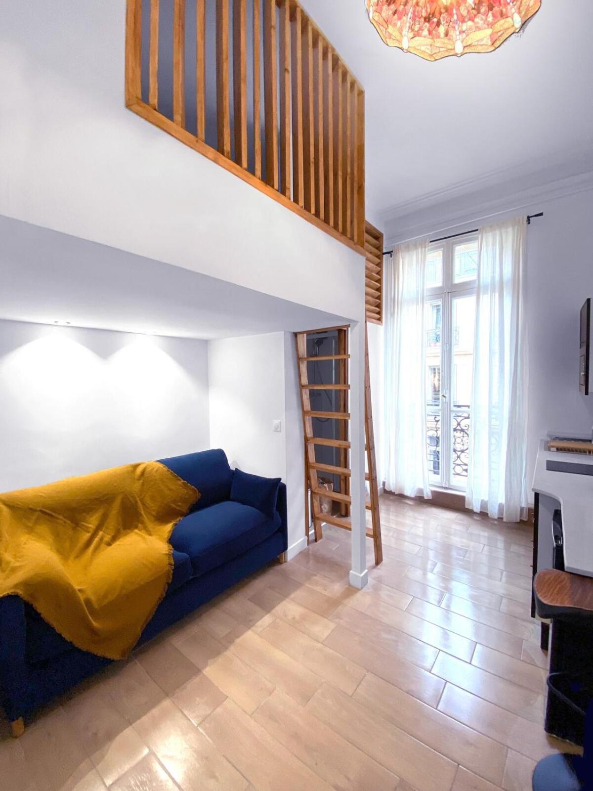 Champs Elysees - Av De Friedland