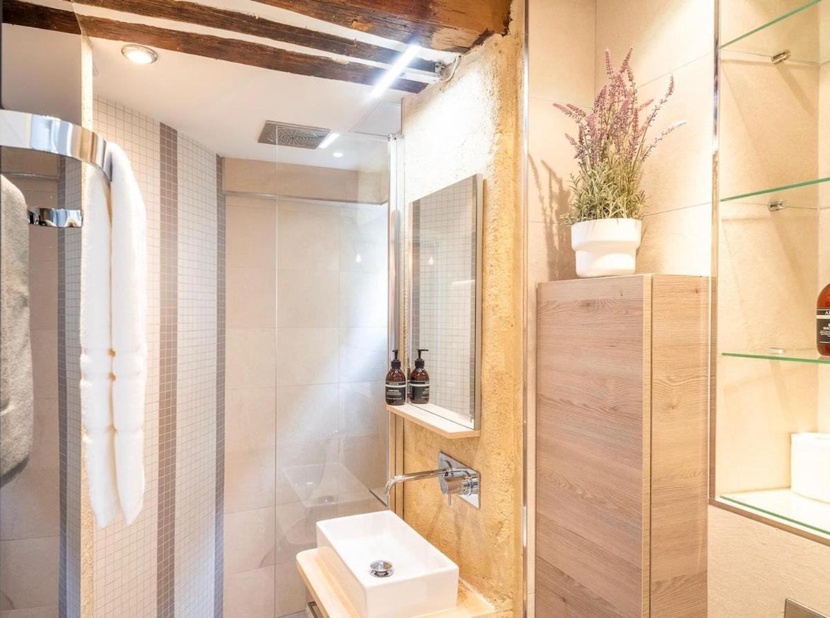 # Republique # Paris2 # Chatelet # 2bedrooms *