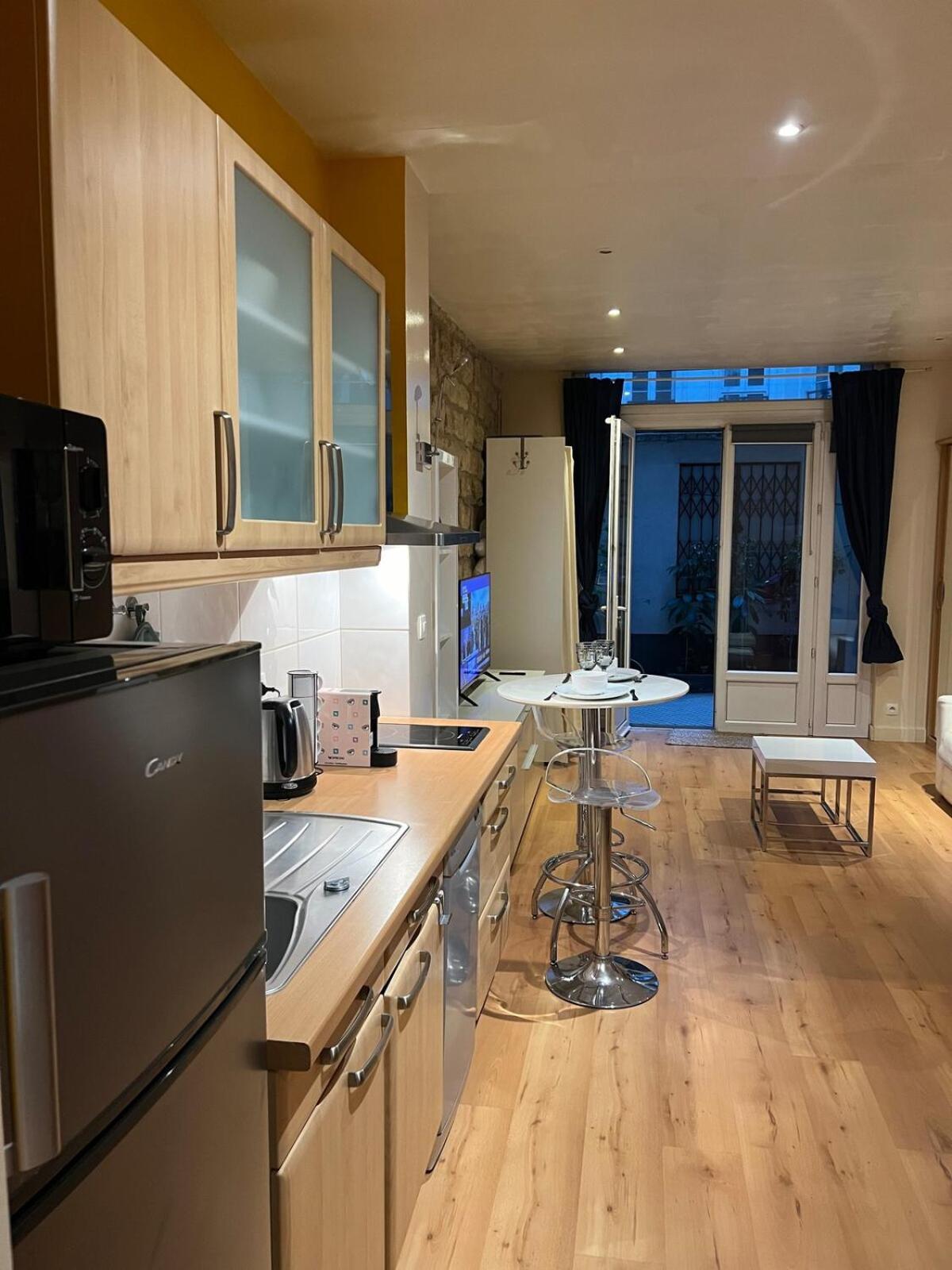 Elysee Concorde 8e Apartment *