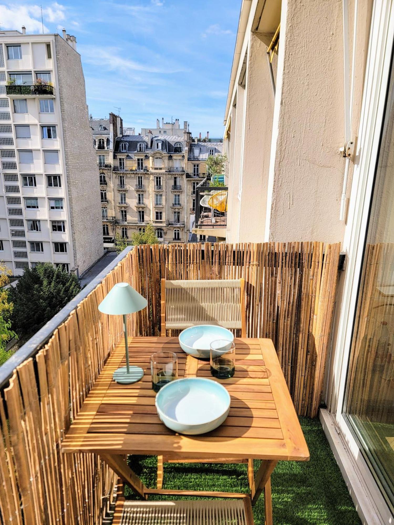 Luxury Flat With Balcony Near Arc De Triomphe Paris