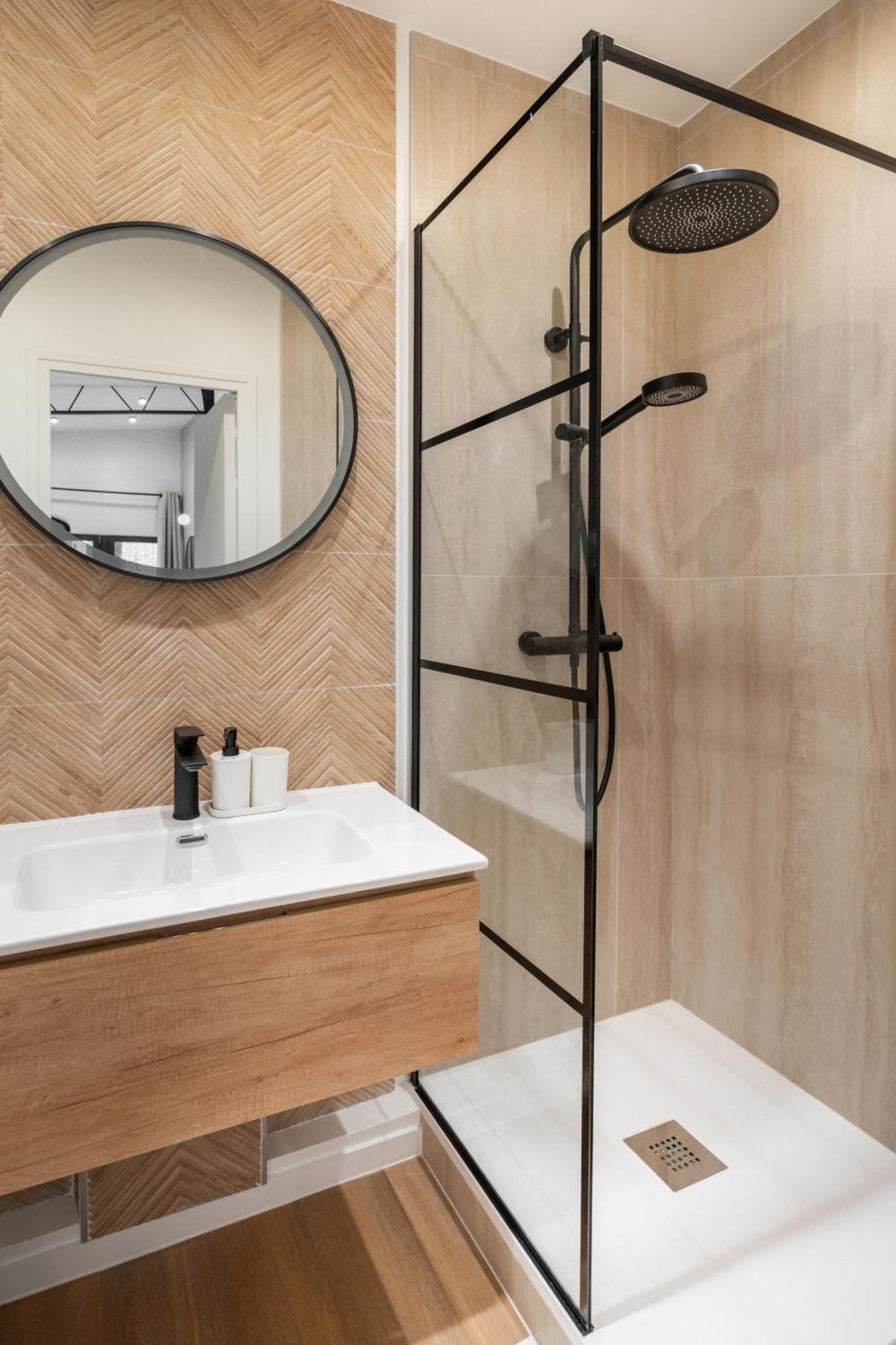 Stunning New In Paris