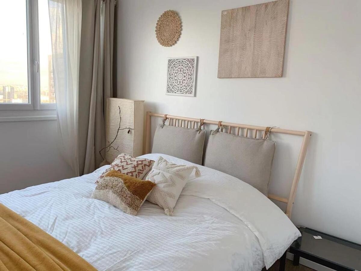 Charme Vue & Parking Apartment Paris