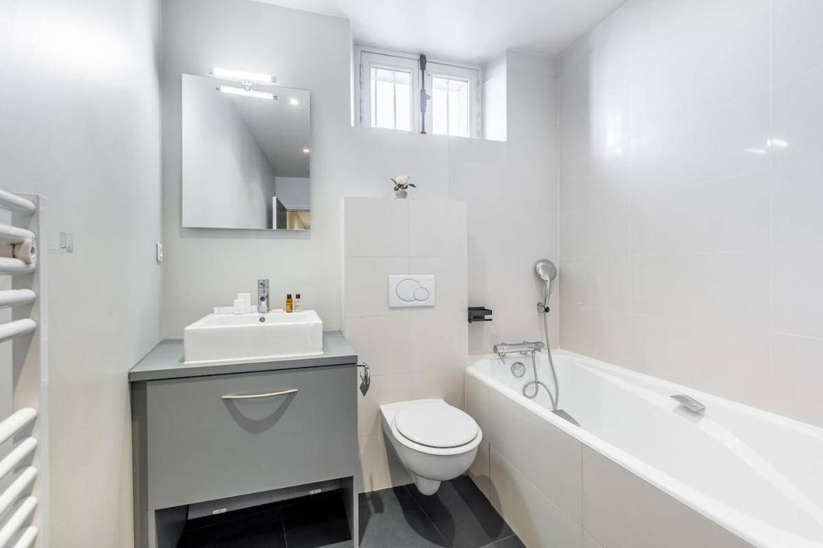 Amazing 3bedrooms Champs Elysees Ac Apartment Paris