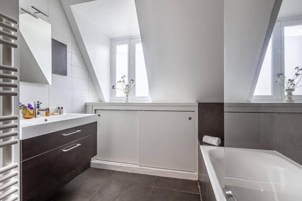 Arc De Triomphe - 2 People Apartment *
