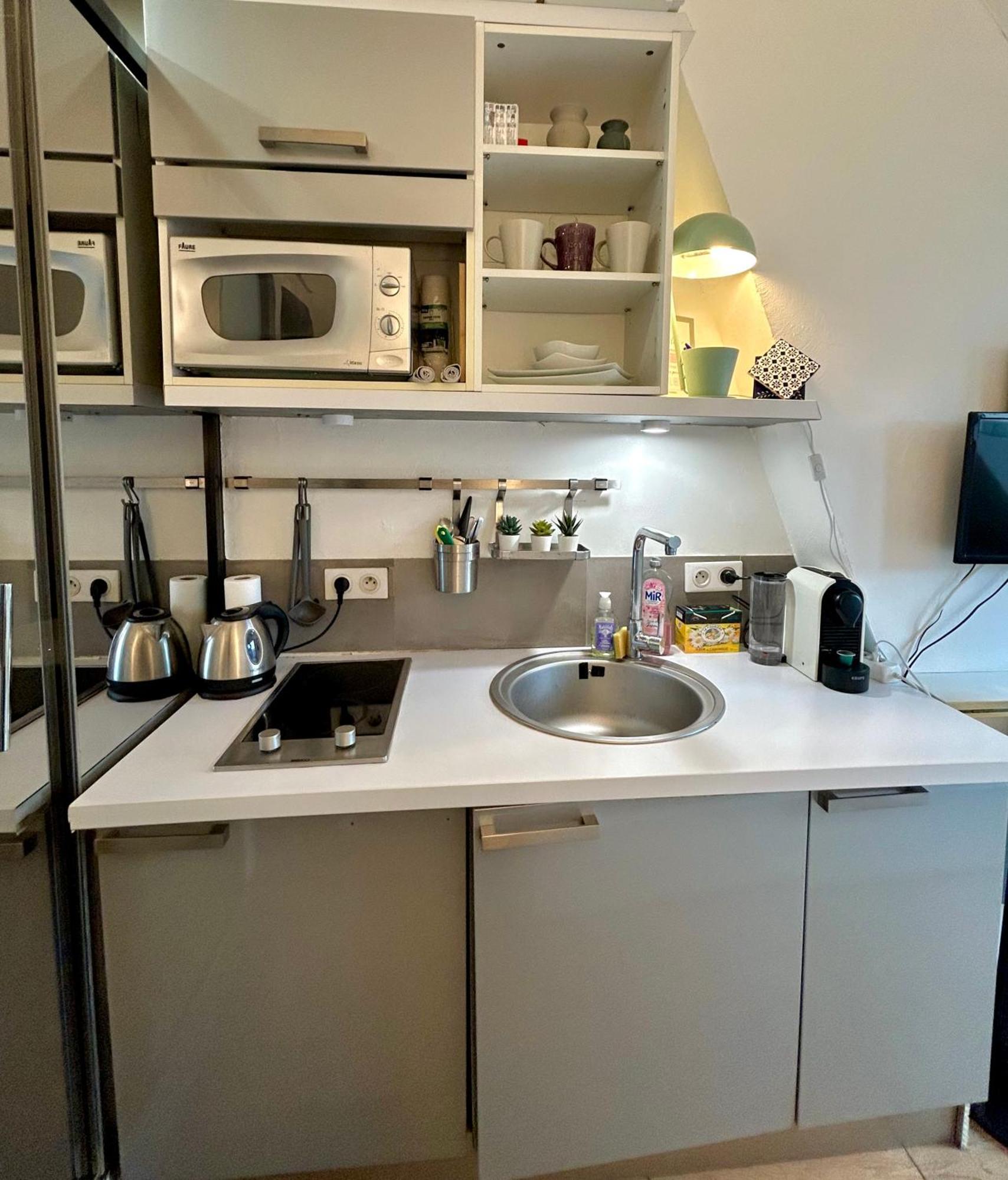 Belleville Nest Apartment Paris