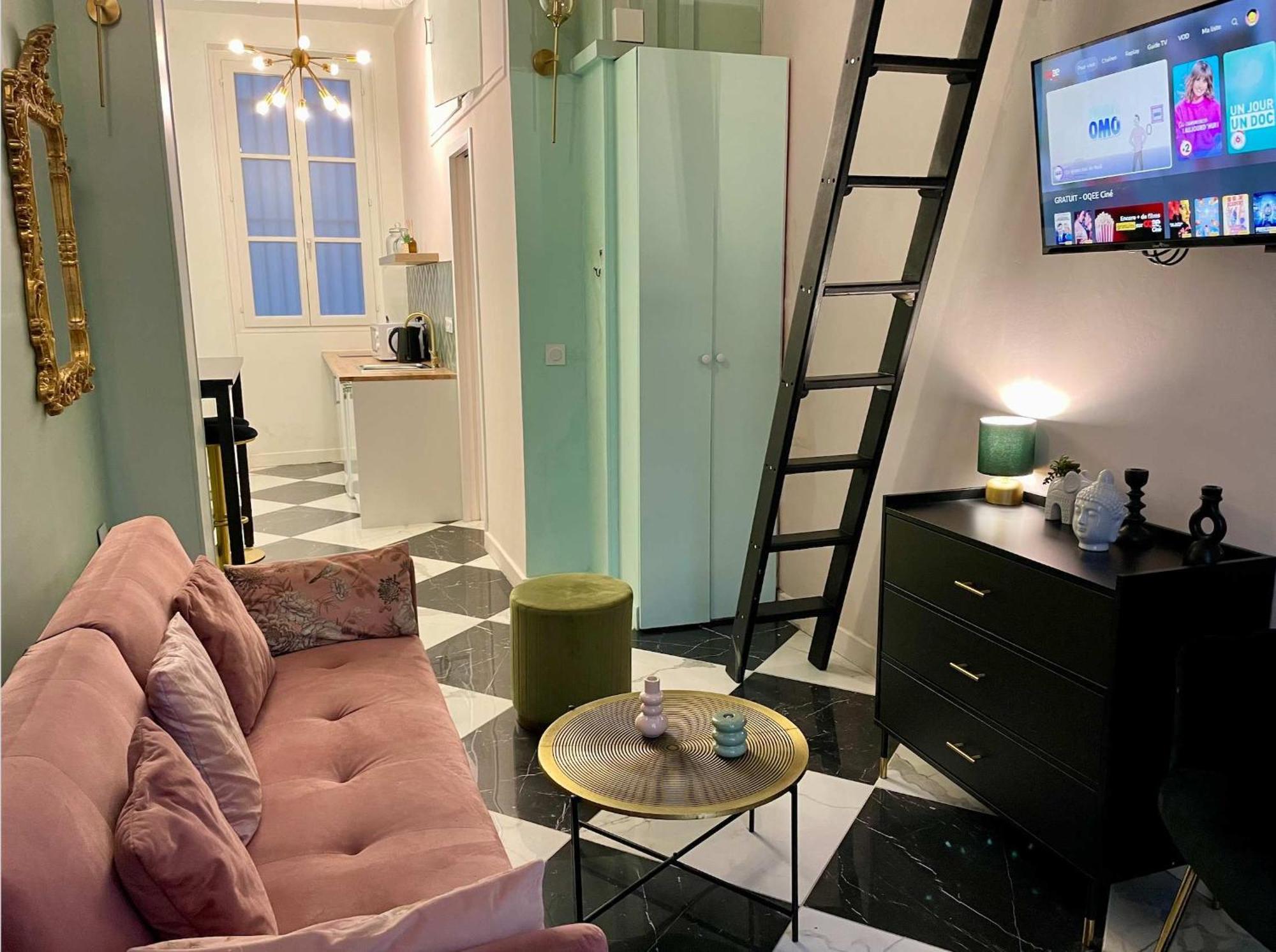 Delightful For Two Montmartre *