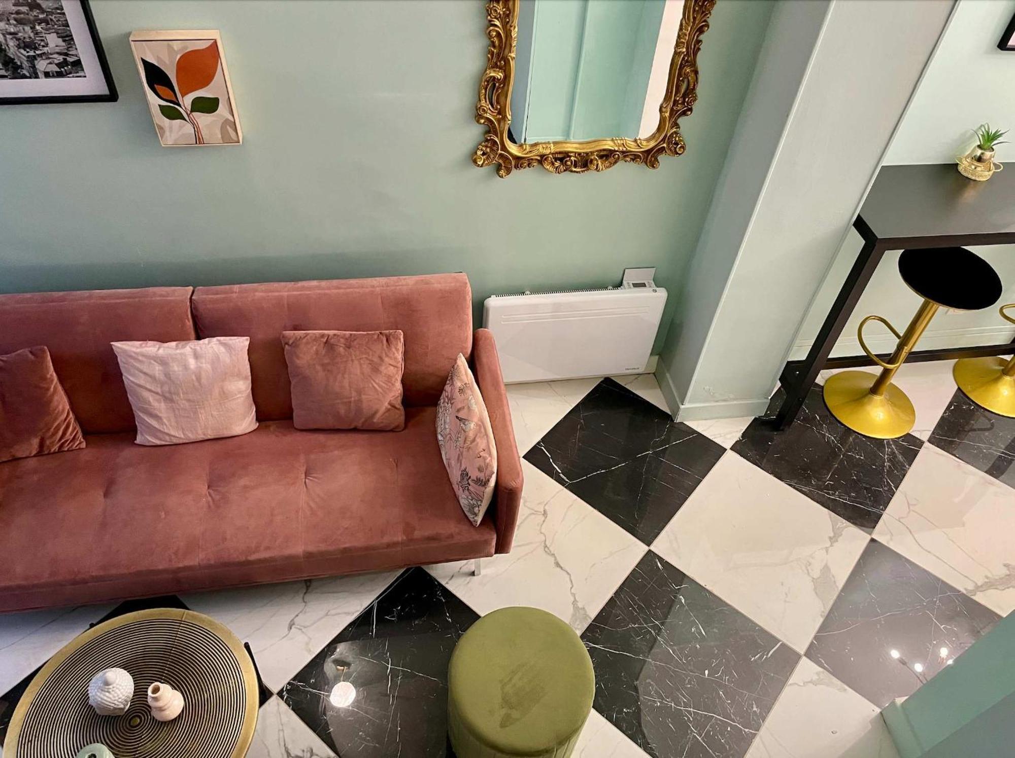 Delightful For Two Montmartre Apartment Paris