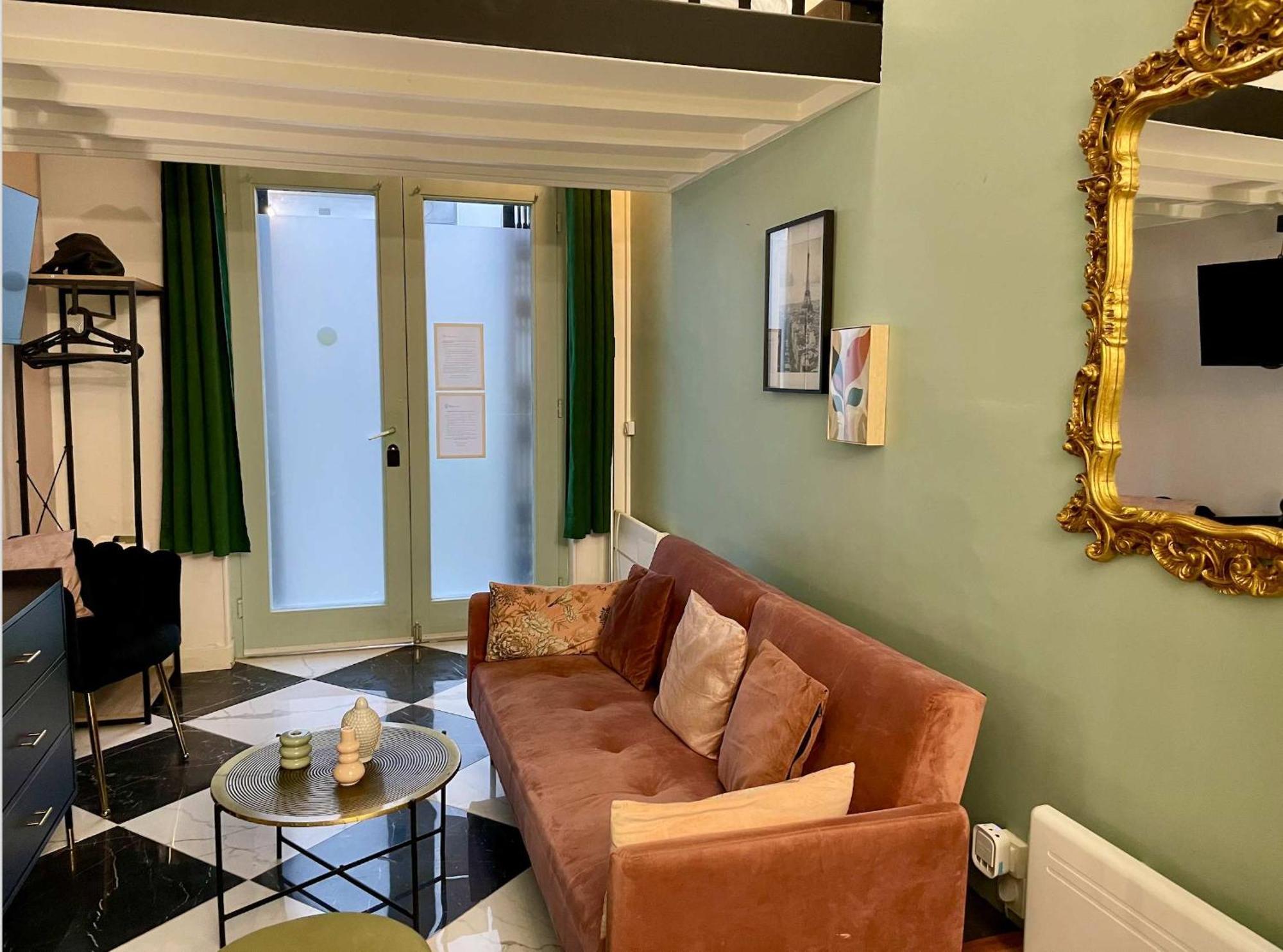 Apartment Delightful For Two Montmartre Paris