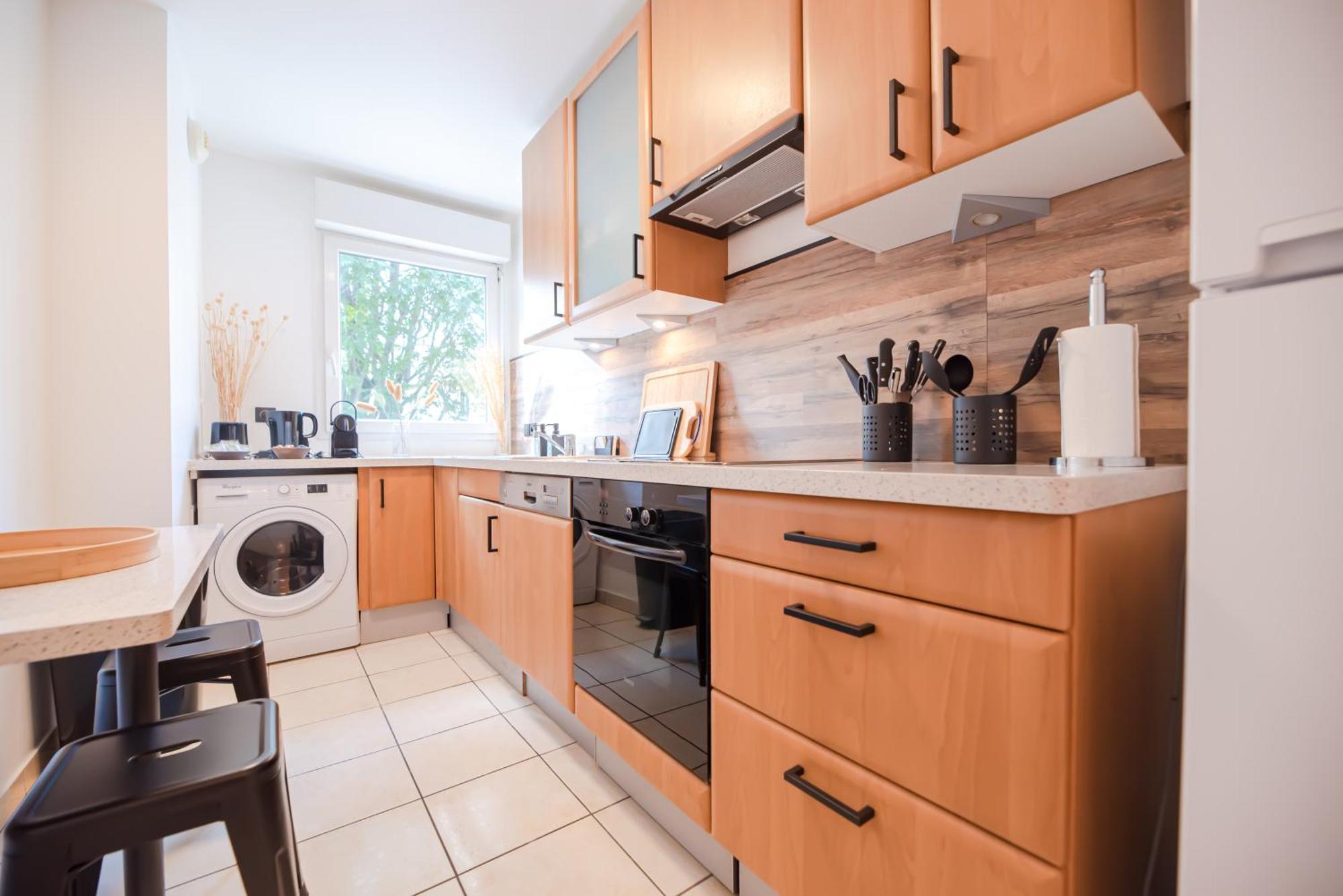 Cia - Flat With Balcony In East Paris, Buttes Chaumont *