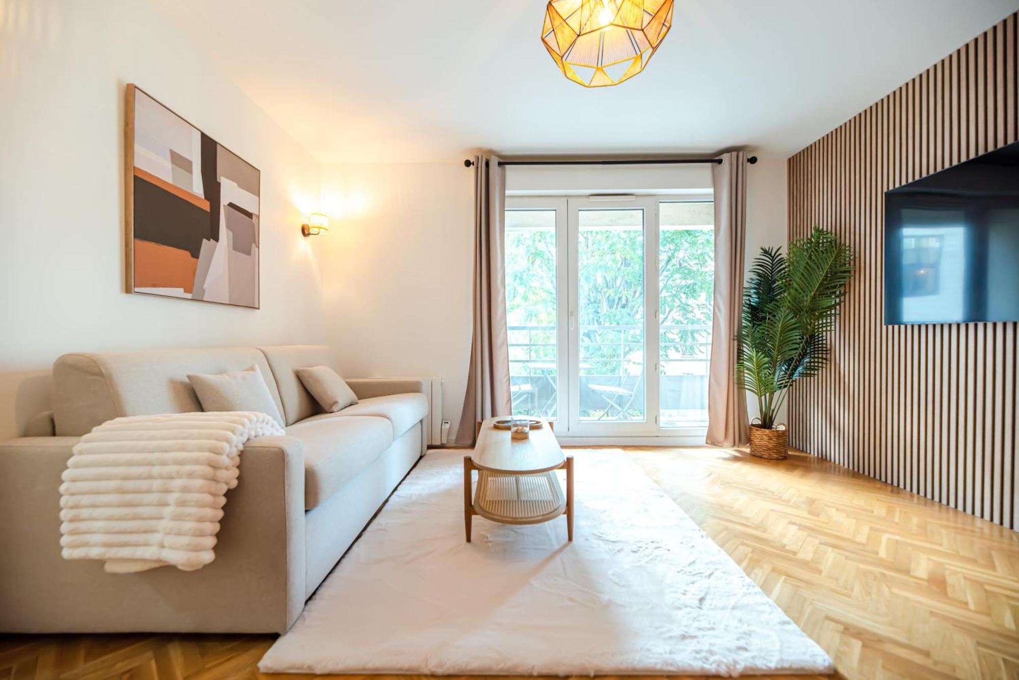 Apartment Cia - Flat With Balcony In East Paris, Buttes Chaumont Paris
