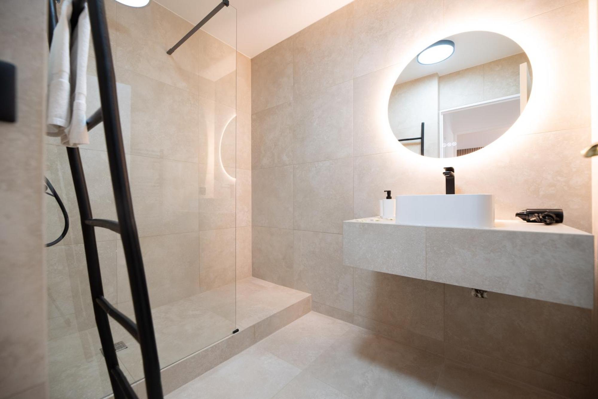 Cia - Flat With Balcony In East Paris, Buttes Chaumont * Paris