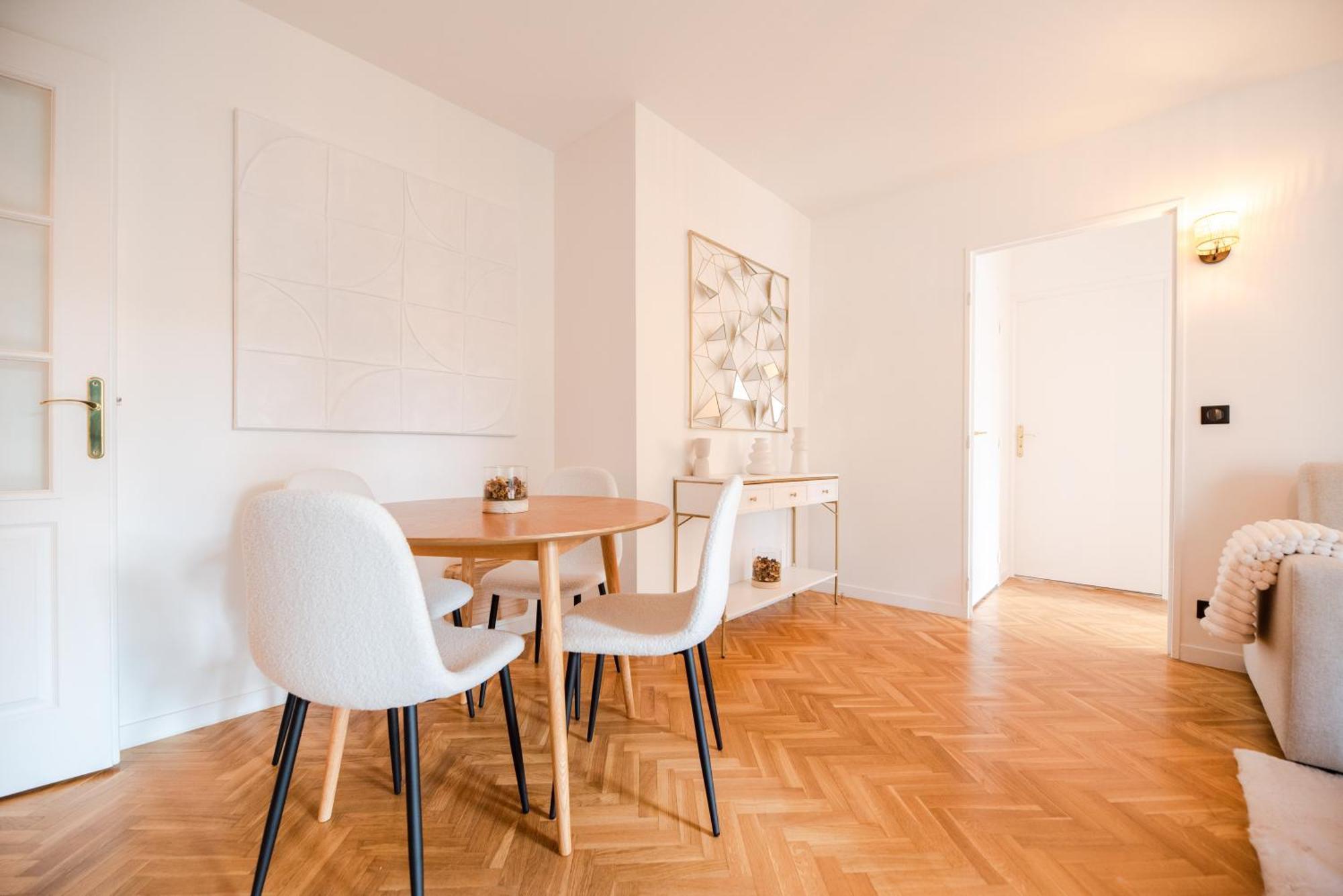 Cia - Flat With Balcony In East Paris, Buttes Chaumont *