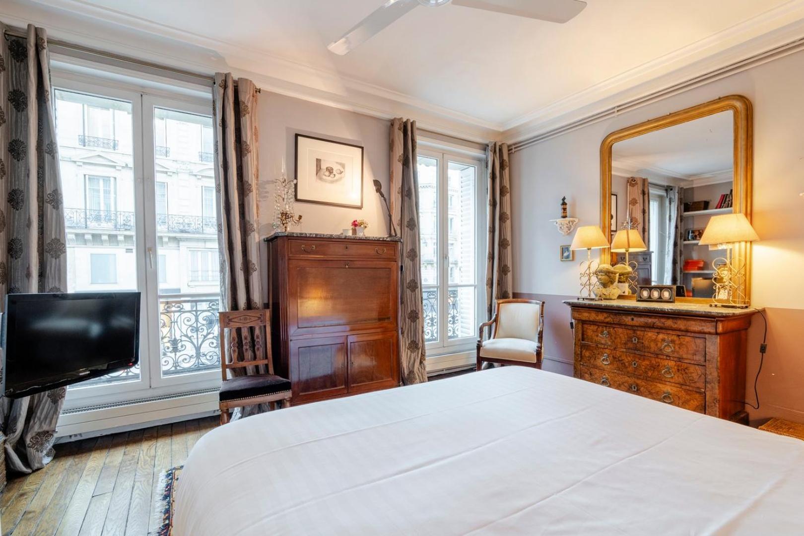 Cr57 - Rennes Elegances * Paris