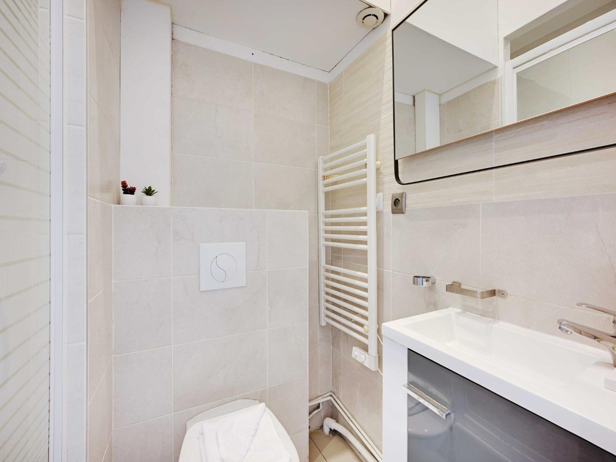 Charming -1br 4p - Gare District Apartment *