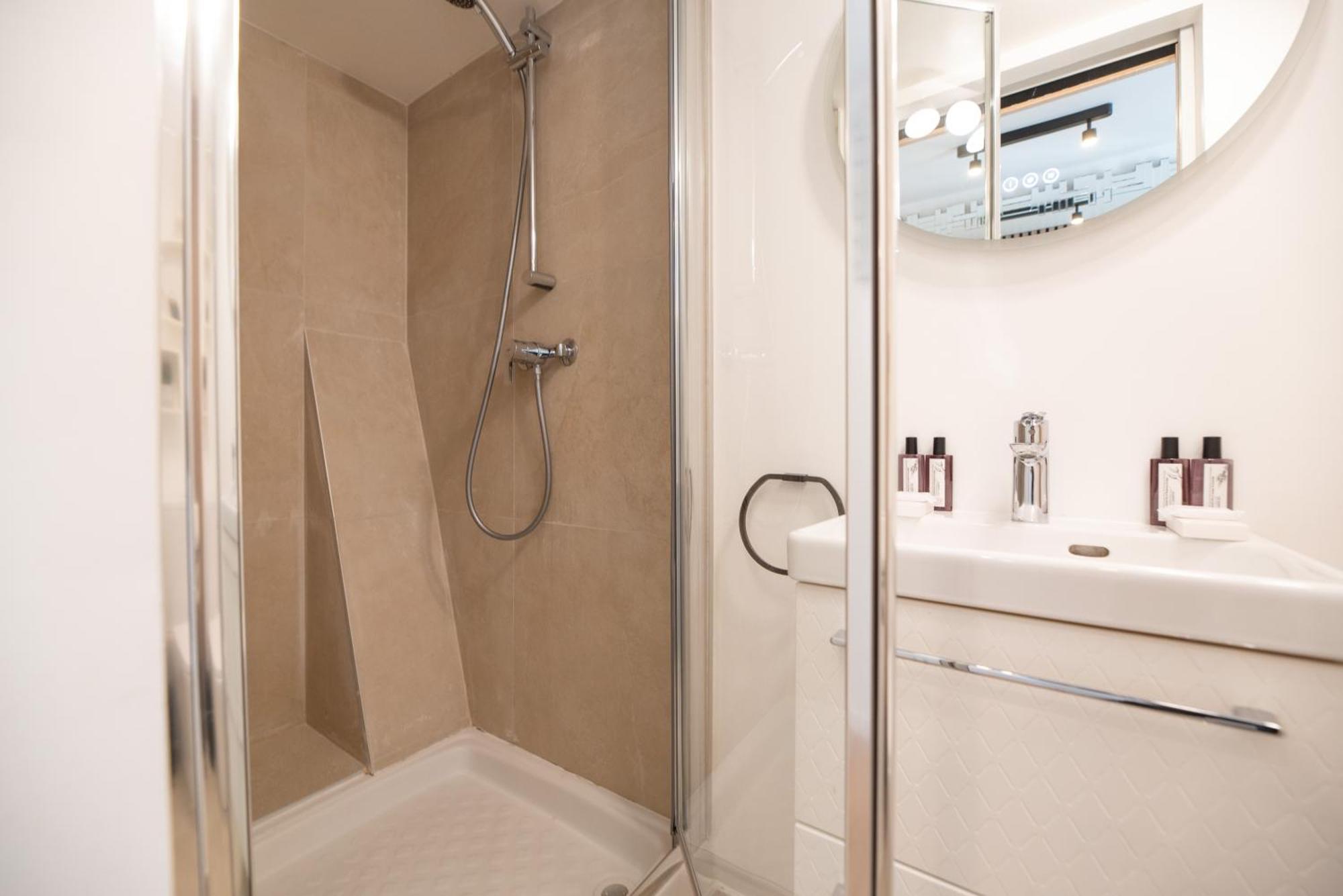 Cia - Flat By Louvre & Palais Royal Apartment *