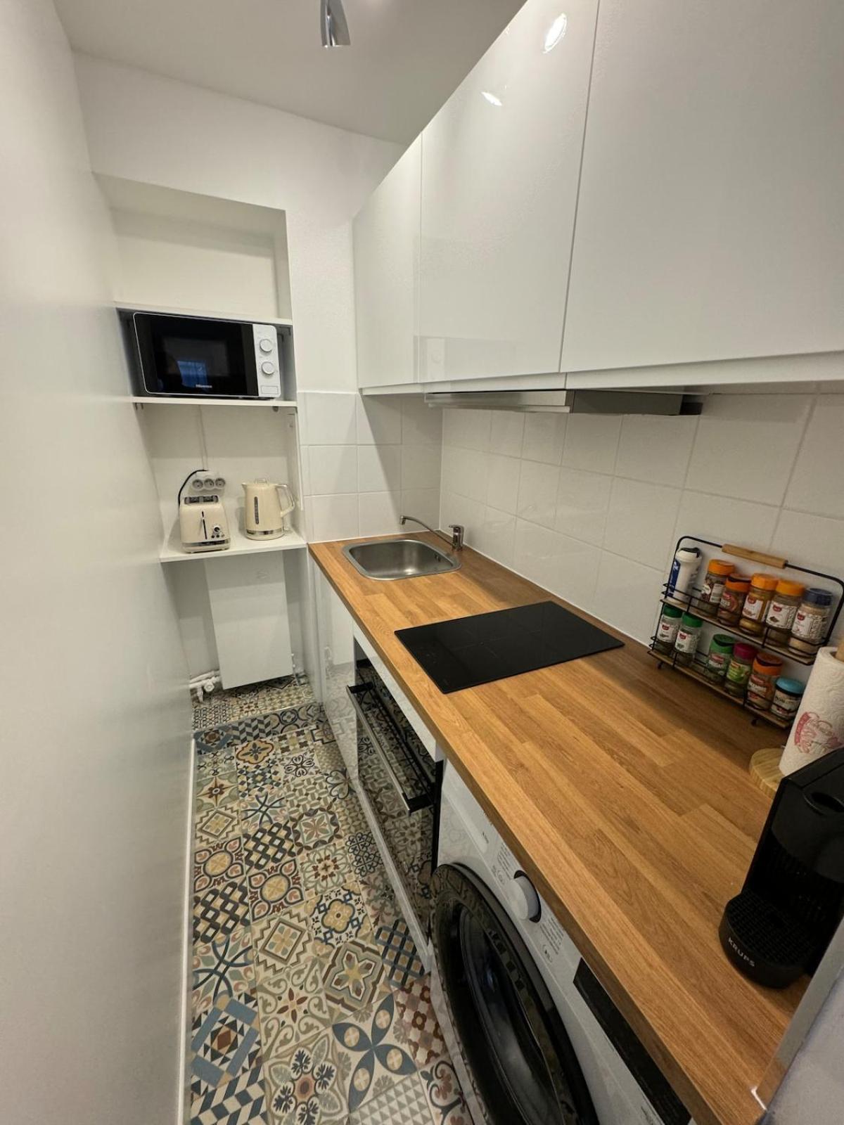 Apartment Furnished 17 Paris