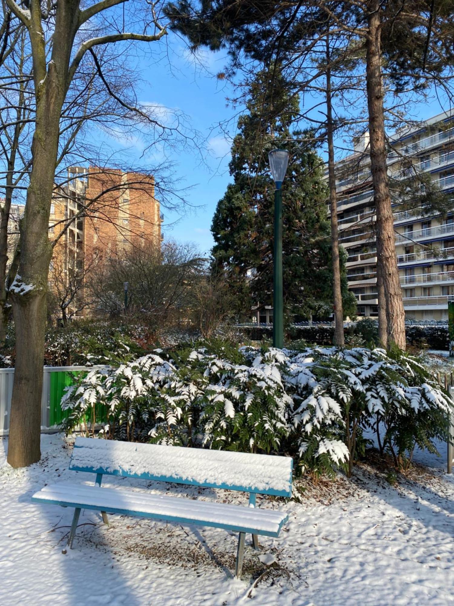 Apartment Mobility Lease- Sunny With Large Balcony, Park View At 15 Paris
