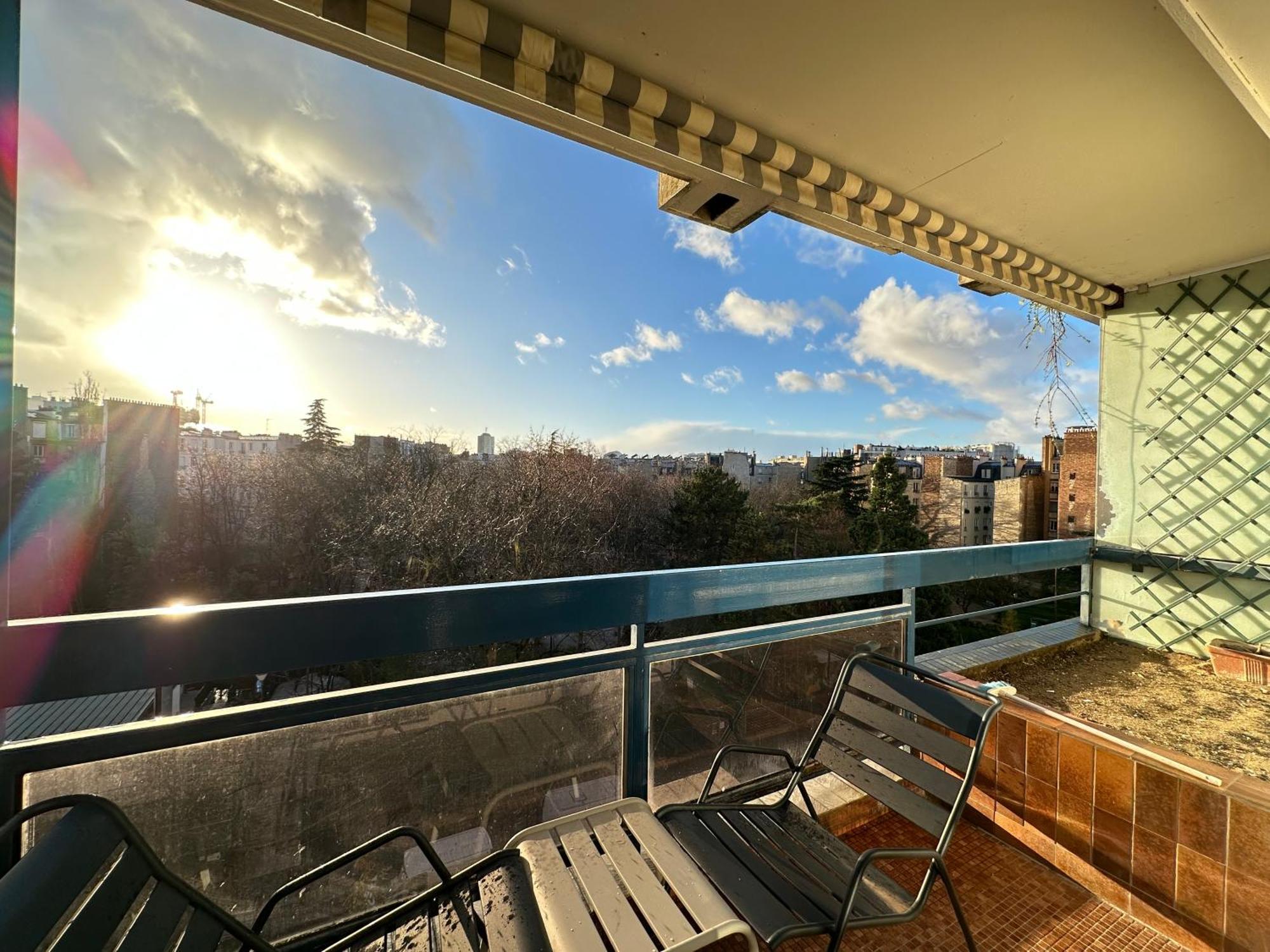 Mobility Lease- Sunny With Large Balcony, Park View At 15