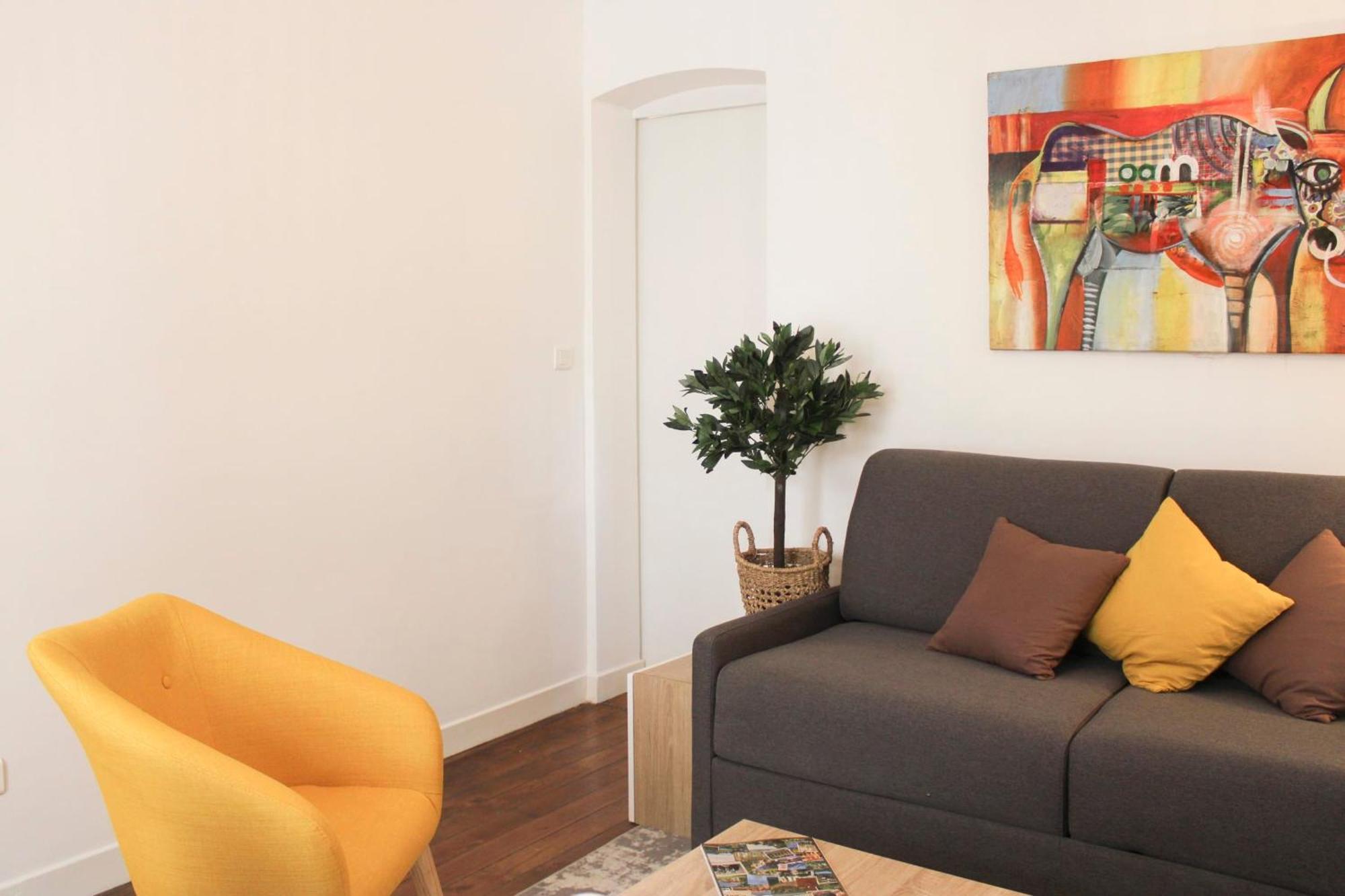Comfort And Charm In The Heart Of 9 Apartment *