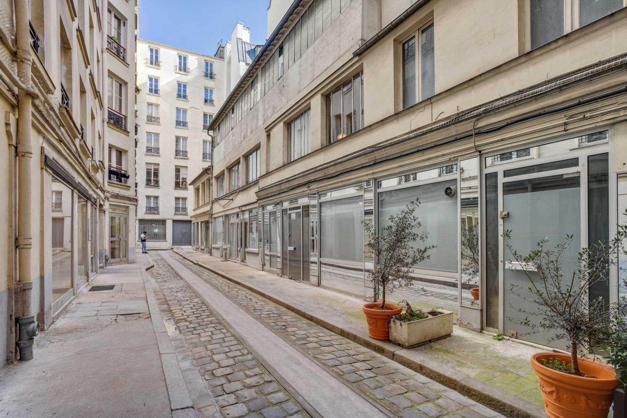 Elegantly Designed Duplex For Four Apartment Paris