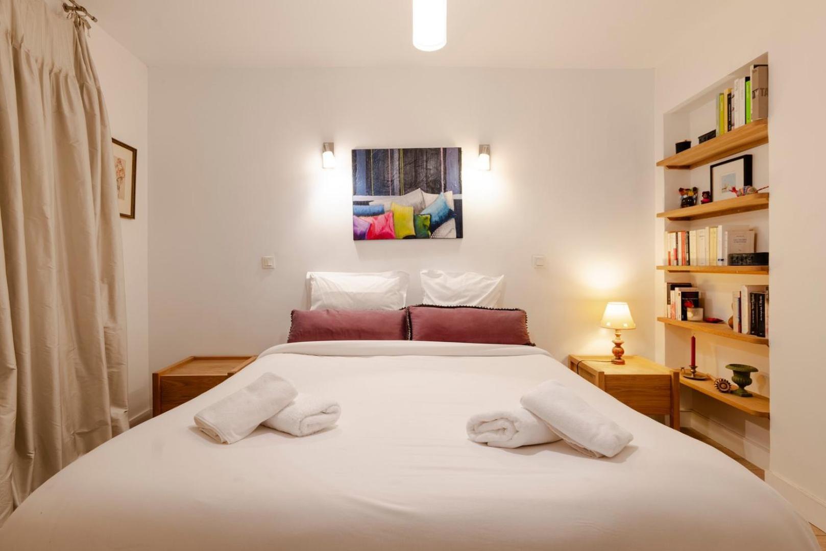Charming Canal Saint-martin Apartment