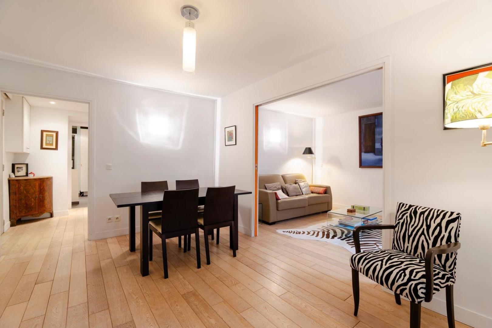 Charming Canal Saint-martin Apartment