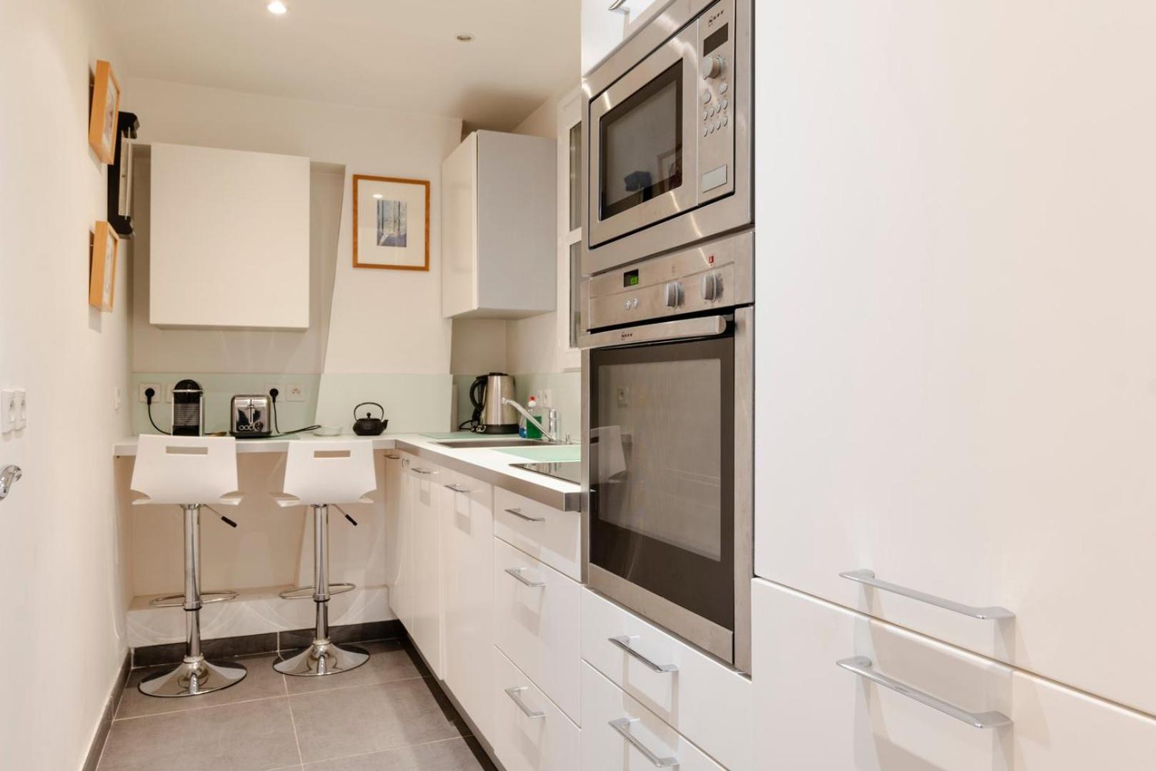 Charming Canal Saint-martin Apartment