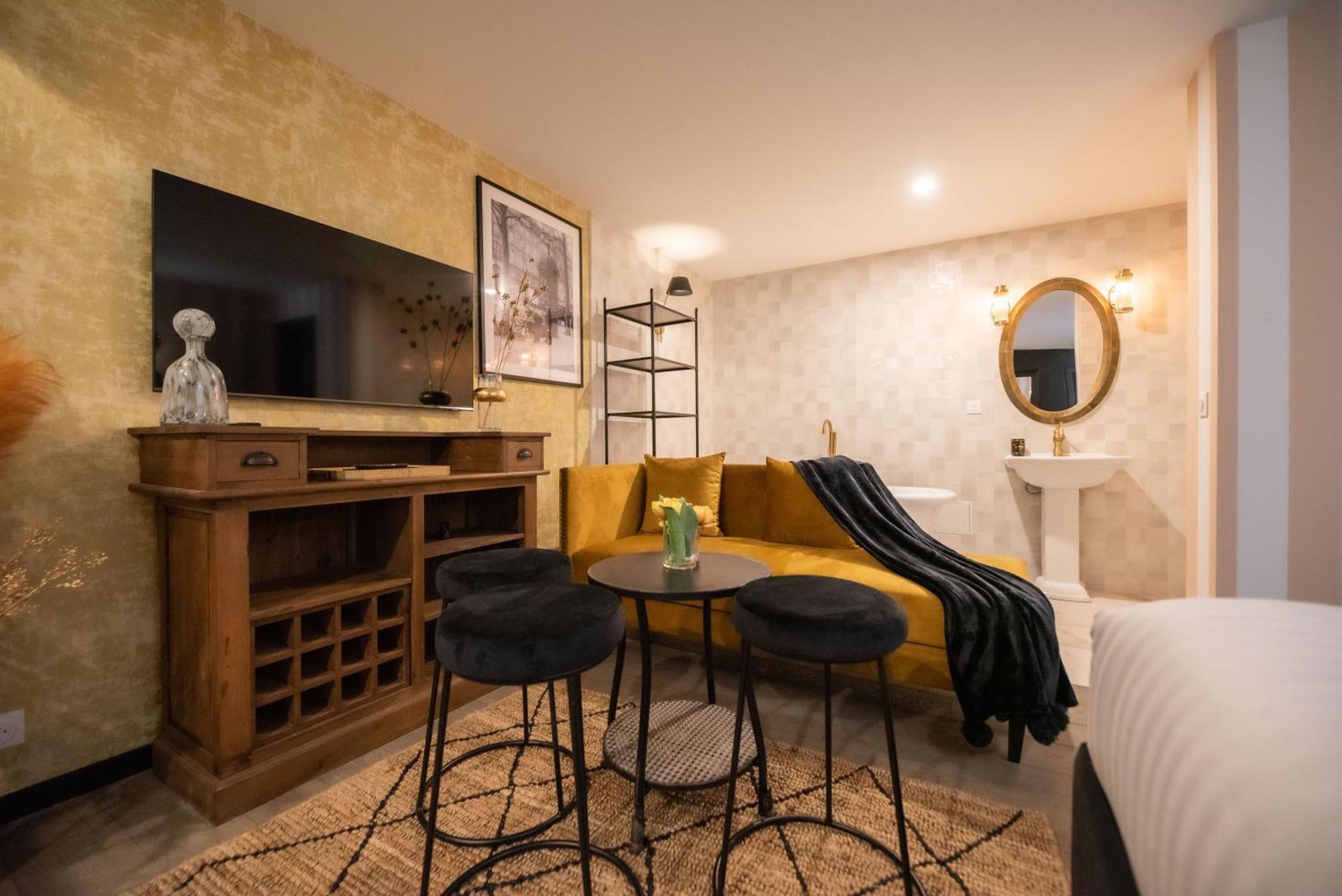 Monsieur Montmartre - Moulin Rouge Apartamento