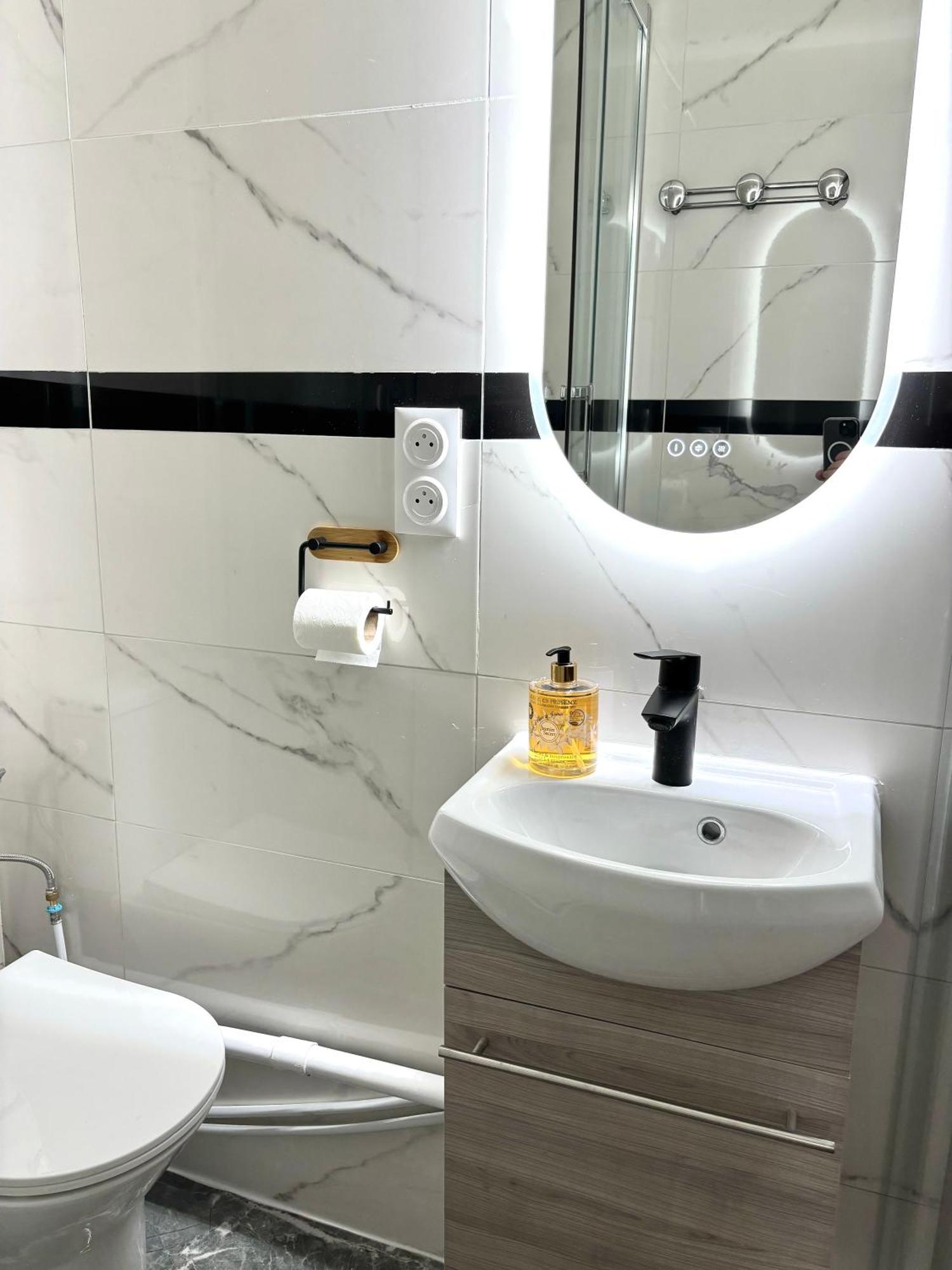 Lucas Salle De Bain Privative Paris