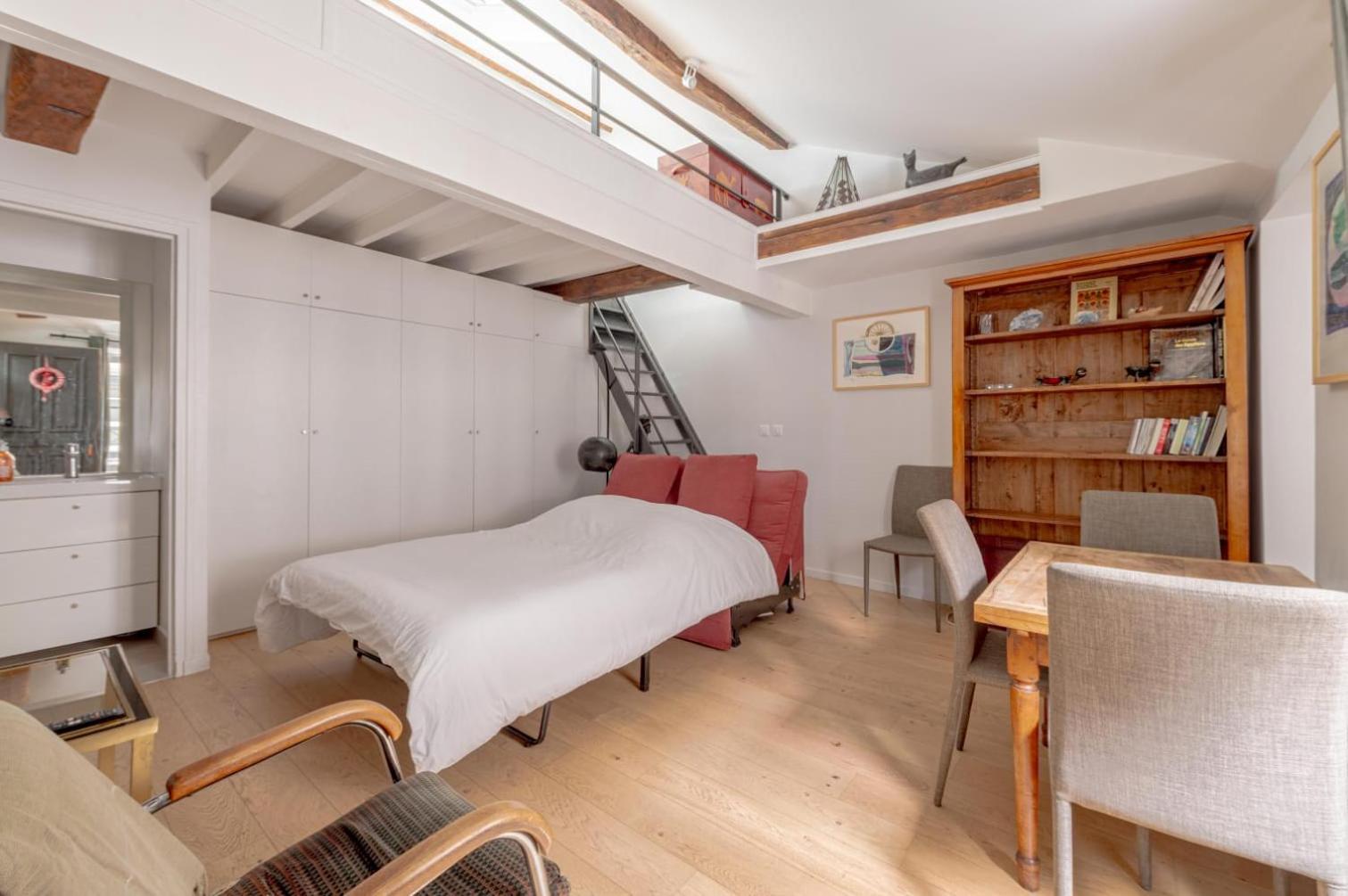 Apartment Skylight Loft By Suitehomeparis
