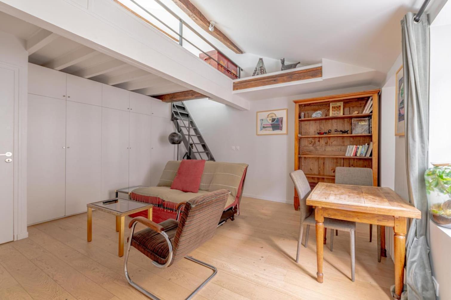 Apartment Skylight Loft By Suitehomeparis *