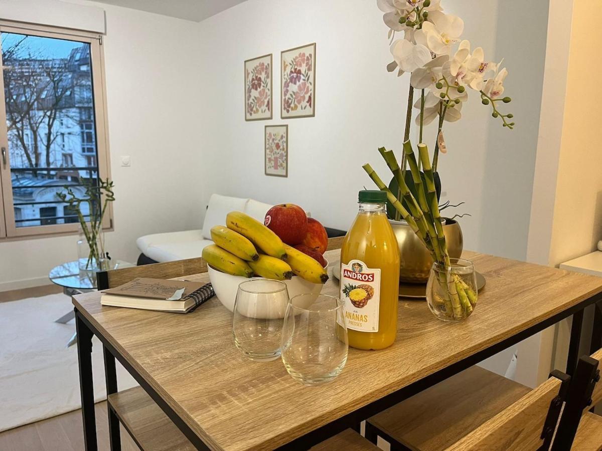 Seemingly Spacious Modern & Bright Chic Paris