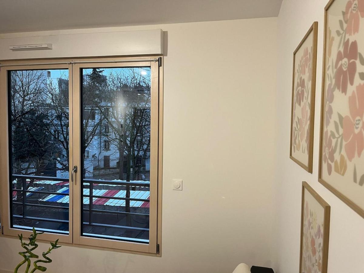Apartment Seemingly Spacious Modern & Bright Chic Paris