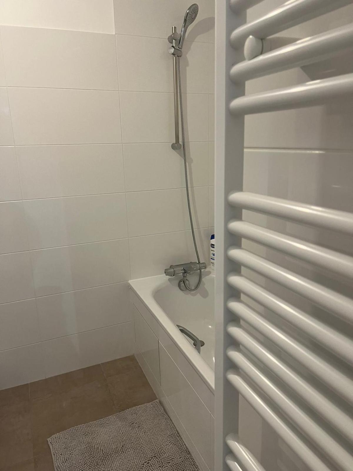 Apartment Seemingly Spacious Modern & Bright Chic