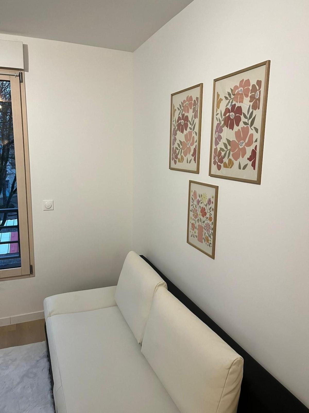 Apartment Seemingly Spacious Modern & Bright Chic *
