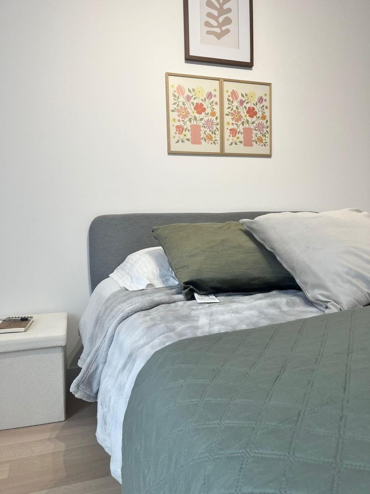 Seemingly Spacious Modern & Bright Chic *