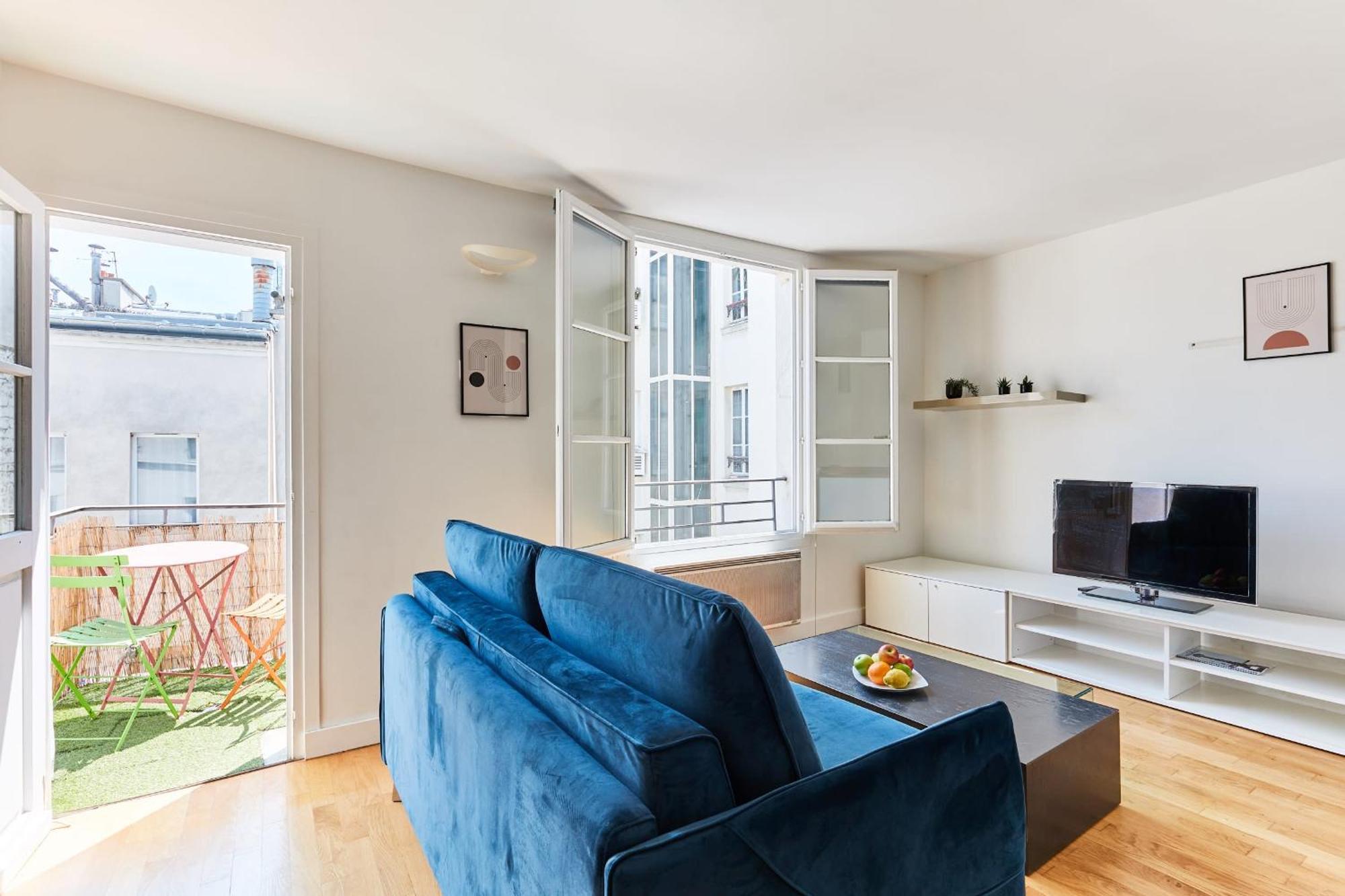 Bnbnova - Latin Quarter - 1br With Balcony Apartment