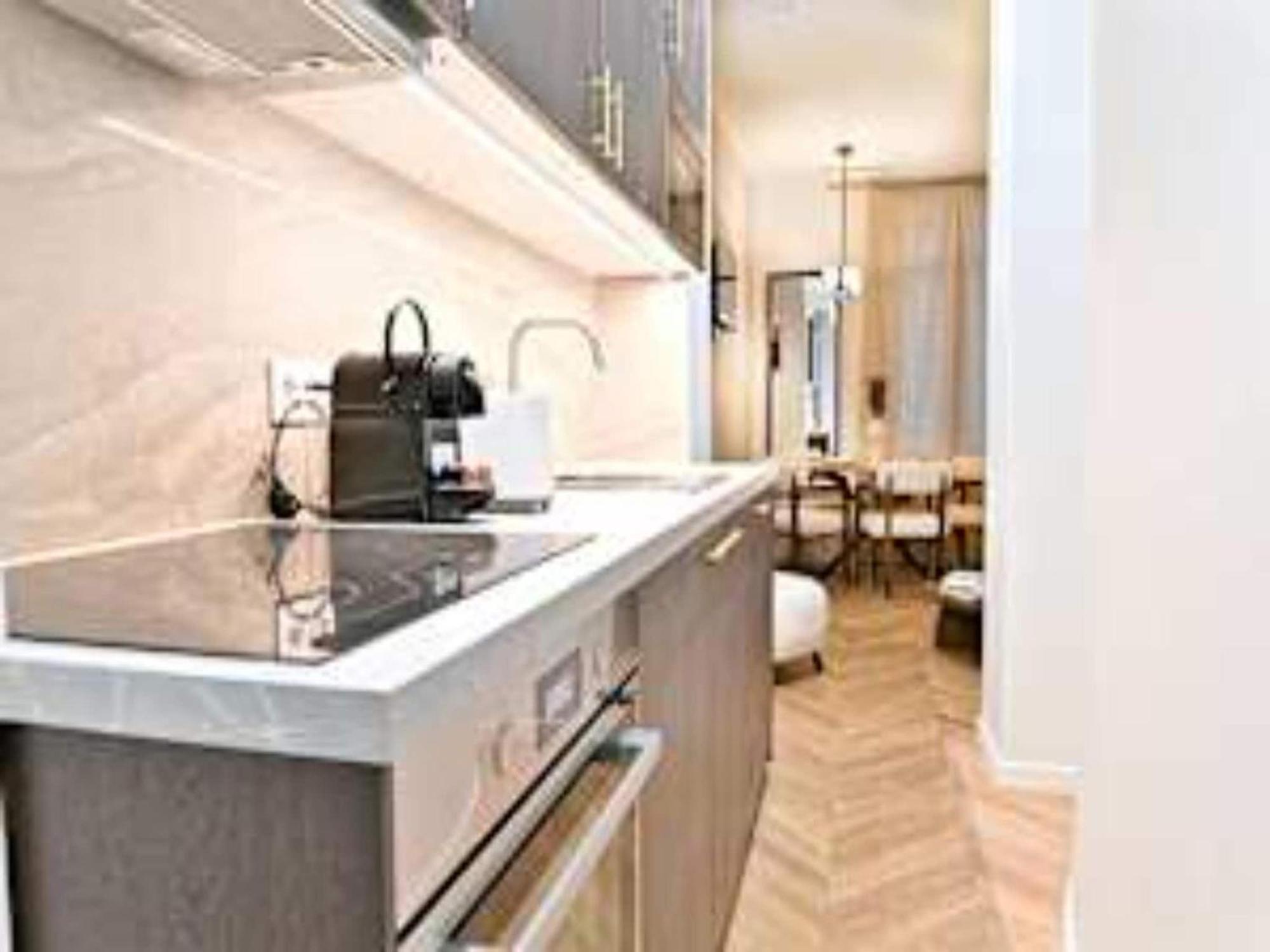 New Flat With Ac Porte Maillot Arc De Triomphe