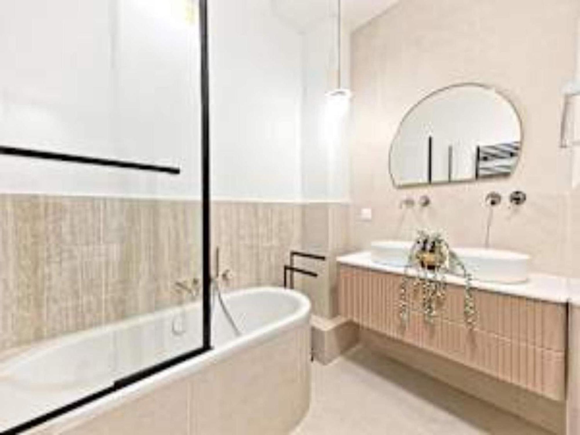 New Flat With Ac Porte Maillot Arc De Triomphe Apartment