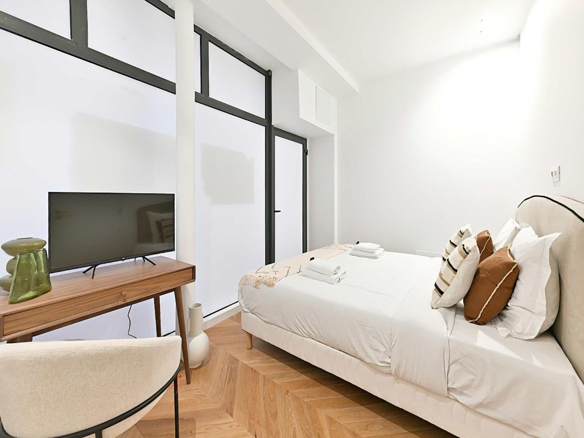 Apartment New Flat With Ac Porte Maillot Arc De Triomphe
