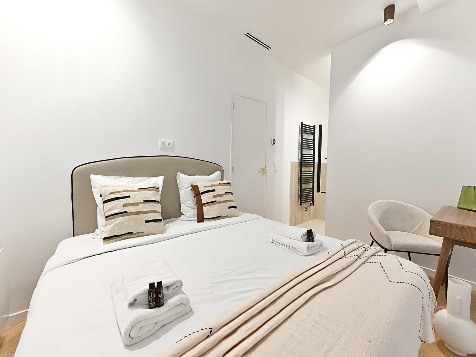 New Flat With Ac Porte Maillot Arc De Triomphe Apartment Paris