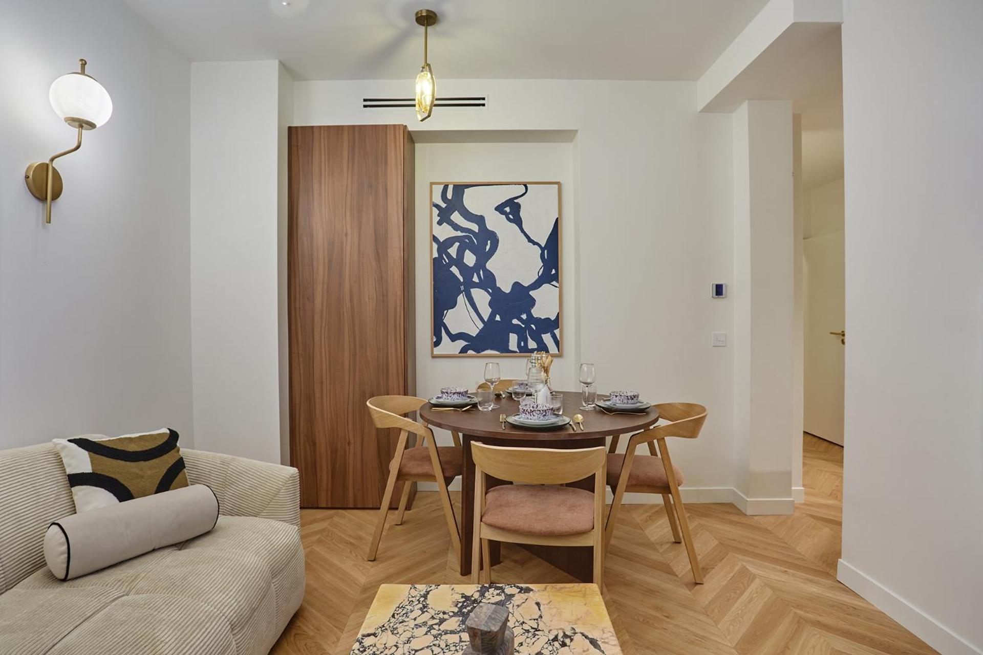 Sublime Air-conditioned Center Of Apartment