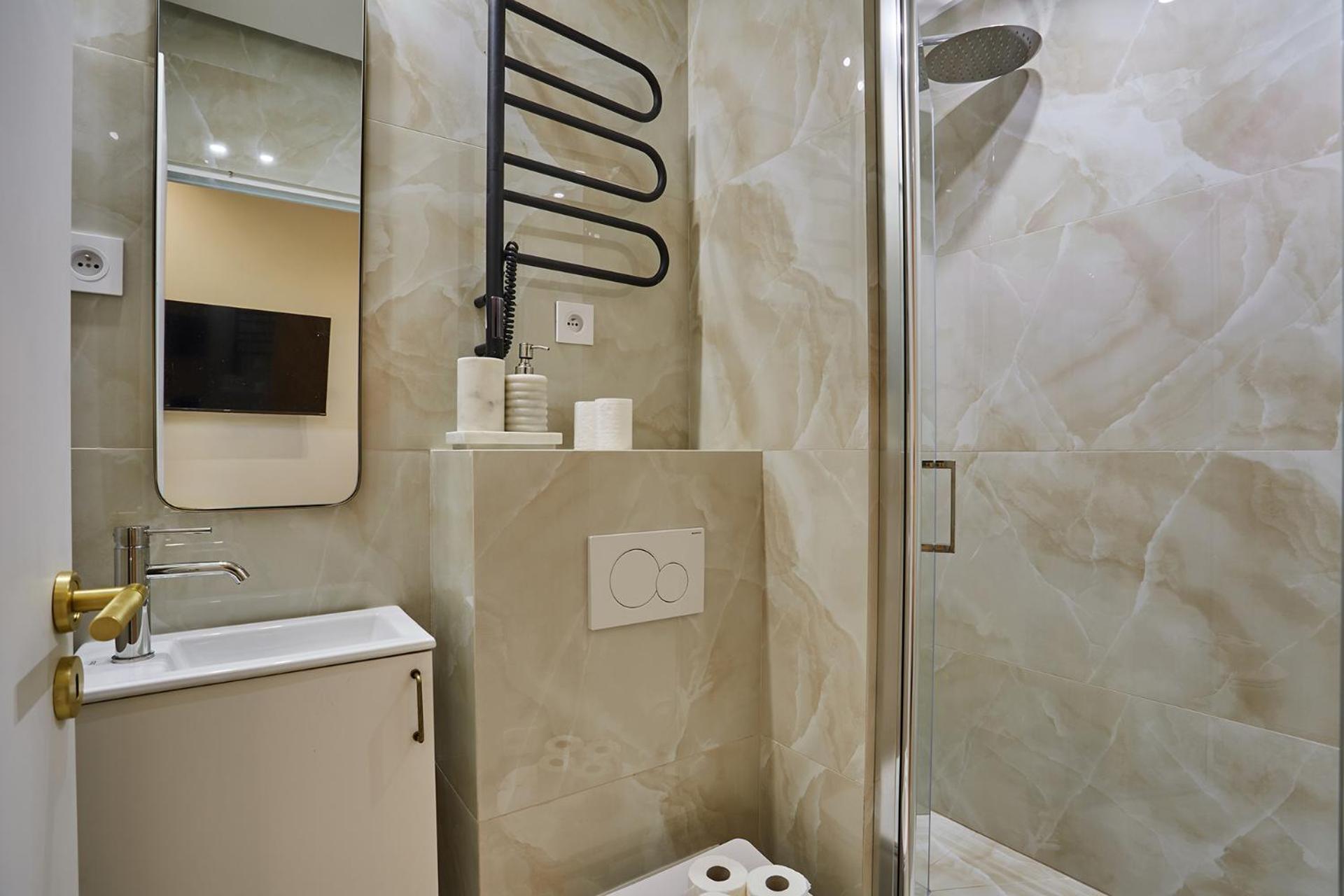 Sublime Air-conditioned Center Of Apartment *