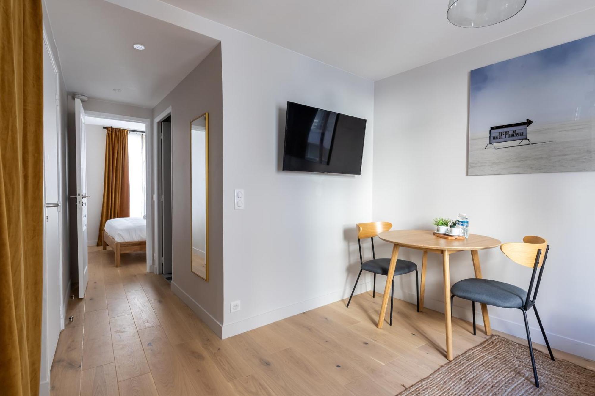 Relax In A Contemporary Designer Apartment *